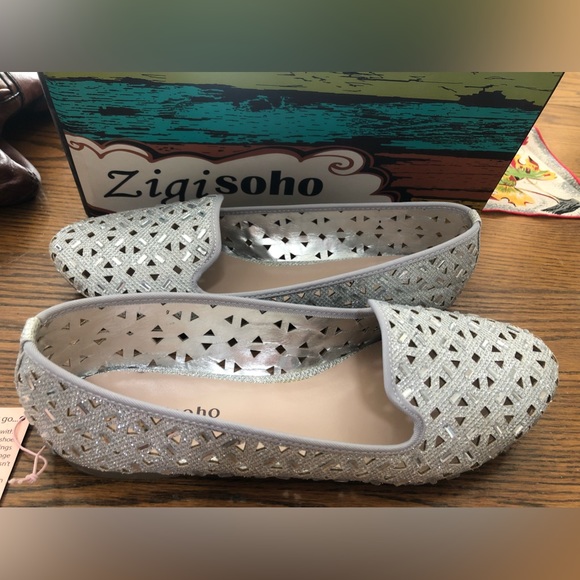Zigi Soho Shoes - ZIGI SOHO Silver Swerve Flat Shoes Size 9  Handmade